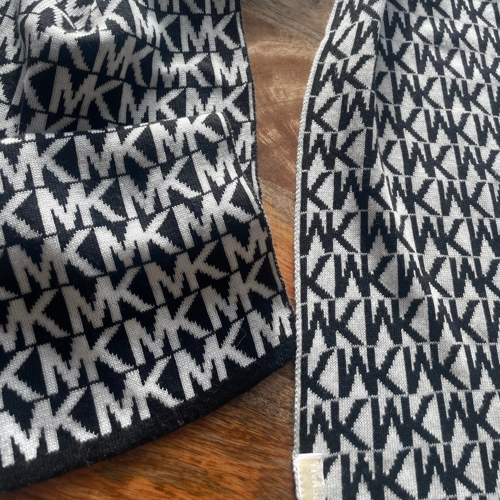 Michael Kors Scarf Black & White